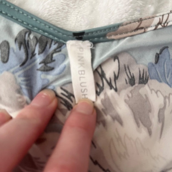 Pink Blush Flower Maternity Dress - Picture 3 of 4